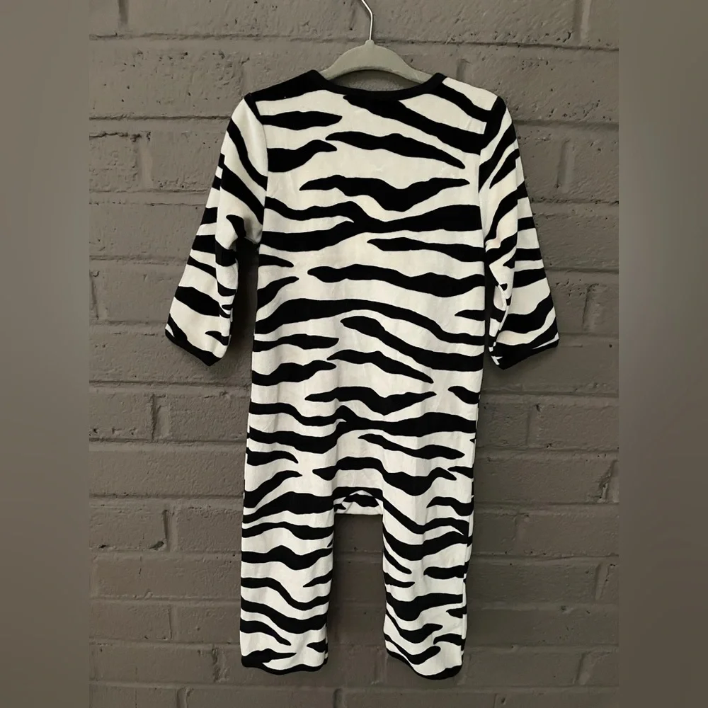 Gap - Baby Gap  NWT  onsie lounger  12-18 months